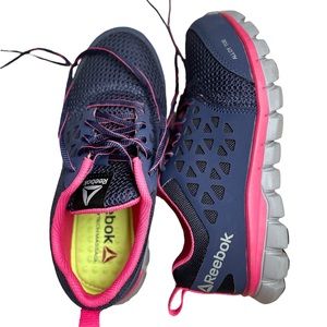 Reebok Women's Work Alloy Safety Toe. Size 6. Navy/Pink. Like New.
